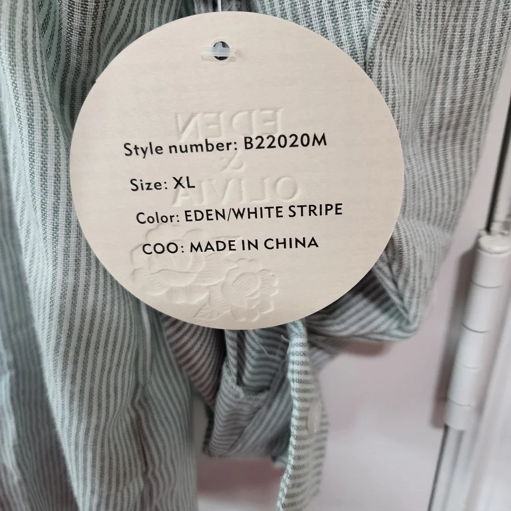 Eden & Olivia White and Green Striped Button-Down Shirt - Picture 4 of 8